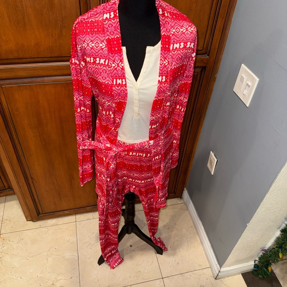 SKIMS Red Patterned Robe - Picture 4 of 6